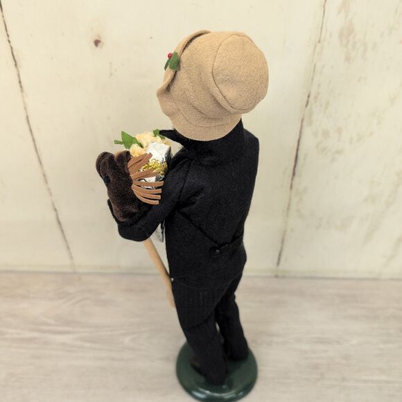 2001 BYERS Choice THE CAROLERS Man with HORSE & GIFTS VICTORIAN SHOPPER - Picture 5 of 8